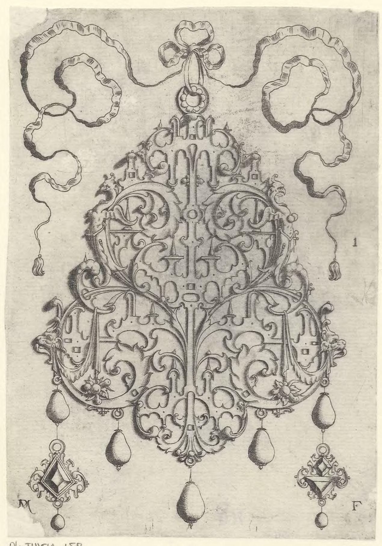 Strapwork pendants: Large strapwork pendant, lower left and right, as earrings, two hangers